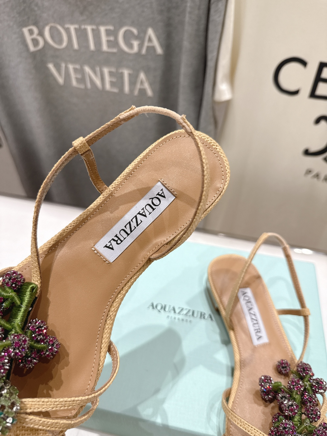 高版本出厂 「ᴀqᴜᴀᴢᴢᴜʀᴀ」AQUAZZURA/菠萝F072 2026ss夏季新款平底水钻凉鞋__