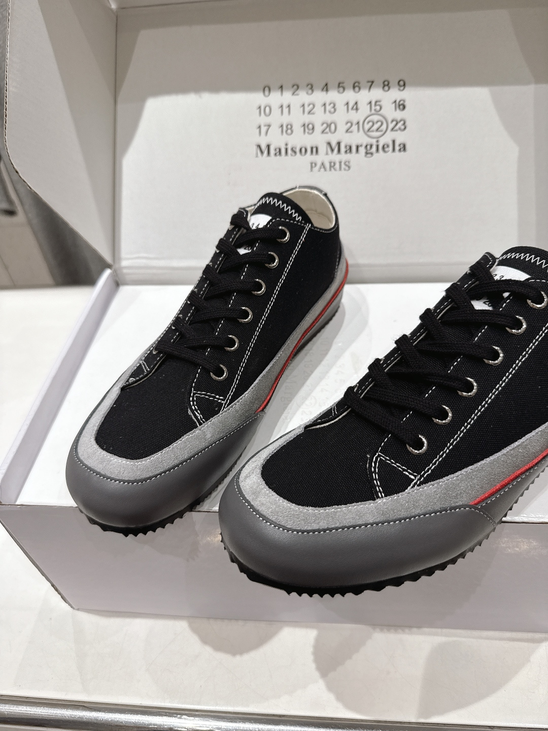 高版本出厂 情侣款  Maison Margiela 马吉拉MM6新款休闲鞋板鞋德训鞋...顶级品质 新