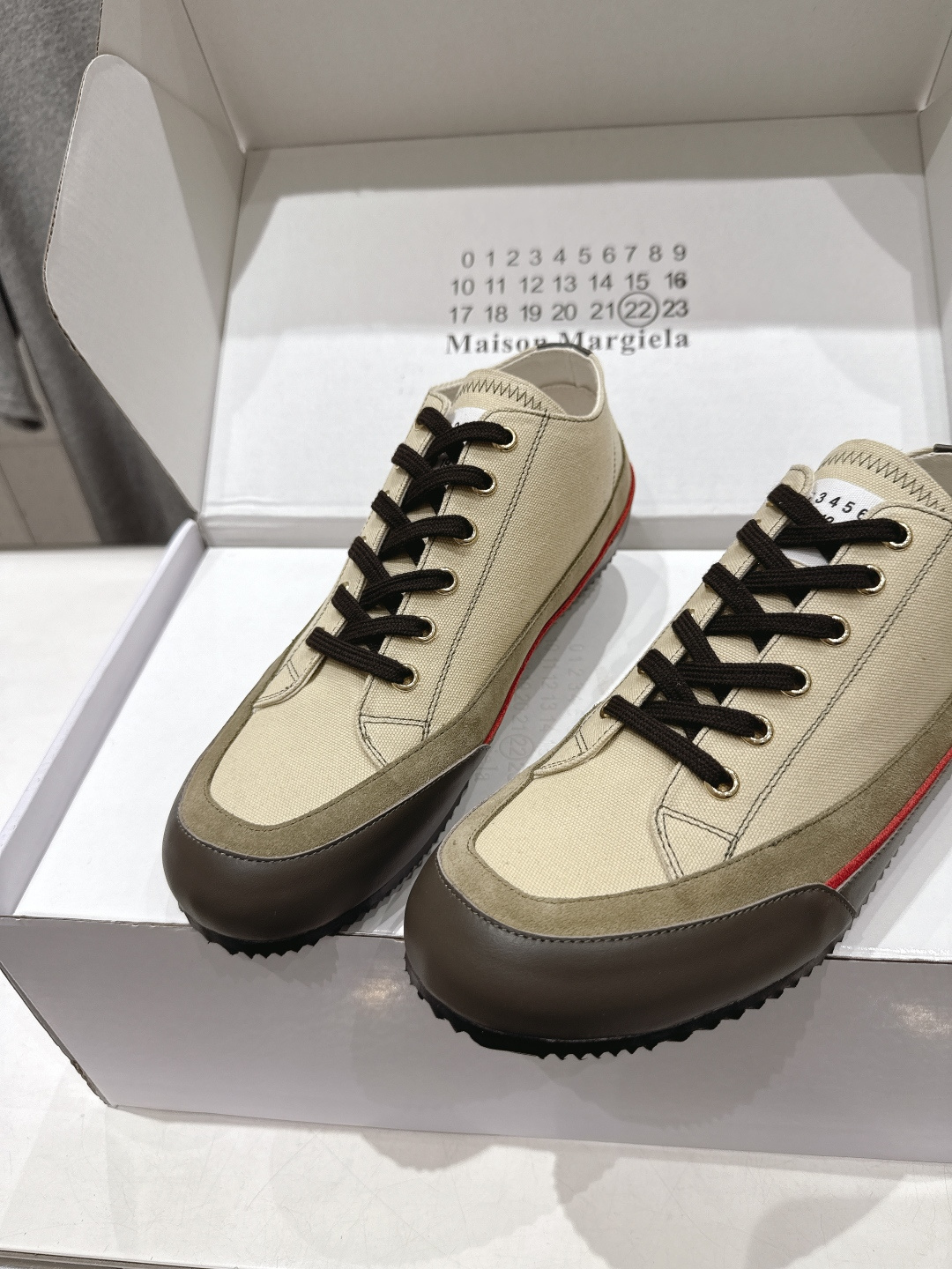 高版本出厂 情侣款  Maison Margiela 马吉拉MM6新款休闲鞋板鞋德训鞋...顶级品质 新