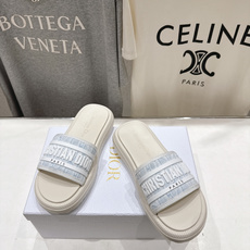 高版本出厂 【高品质】Dior*迪奥D家F019 2026ss夏季新款厚底沙滩拖鞋~经典版型 搭配贴合脚 高版本出厂 【高品质】Dior*迪奥D家F019 2026ss夏季新款厚底沙滩拖鞋~经典版型 搭配贴合脚