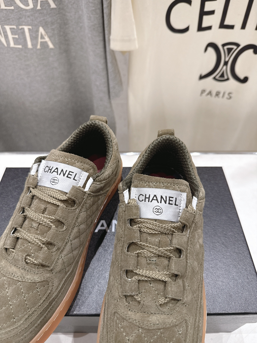 高版本出厂    Chanel*香奈儿F067~小香2026ss最新款系带平底休闲鞋，目前超级流行的饼干