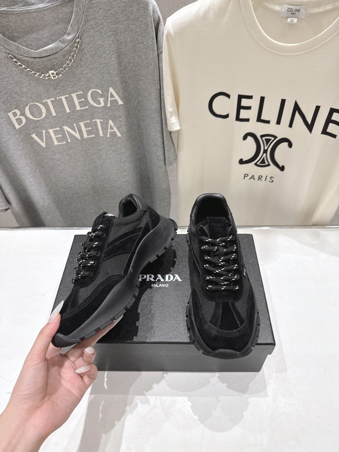 高版本出厂 Prada/普拉达F024 26ss早秋新款网眼织物与绒面牛皮休闲运动鞋运动语言蜕变为全新美