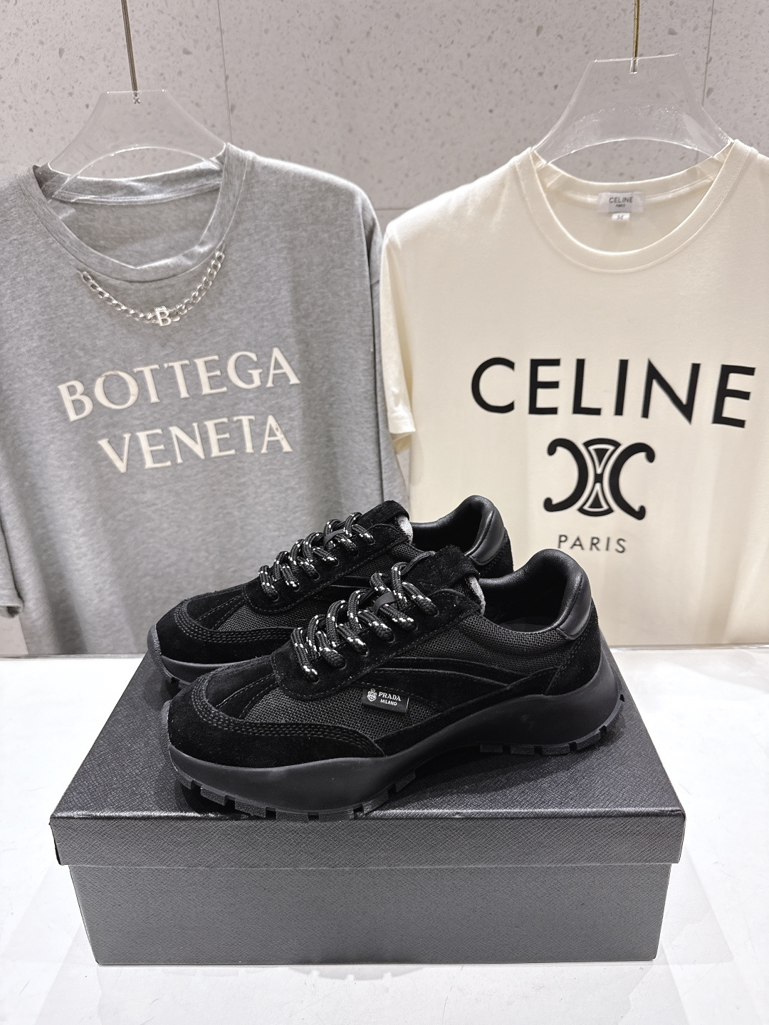 高版本出厂 Prada/普拉达F024 26ss早秋新款网眼织物与绒面牛皮休闲运动鞋运动语言蜕变为全新美