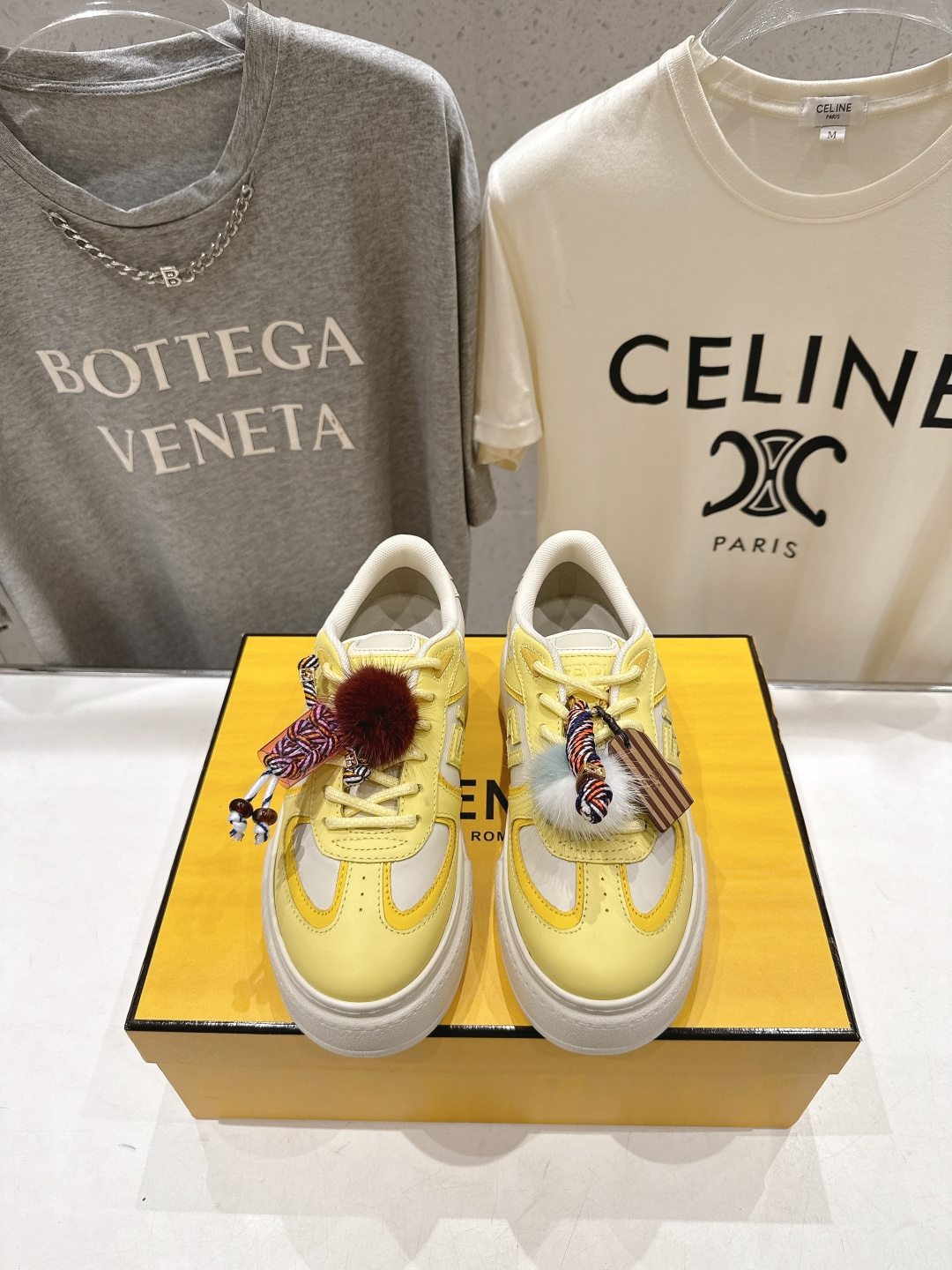 NO:890150,High version Fendi/Fendi 2026ss new First 1 series mesh lace-up thick-soled casual sports shoes. The top version of the original version was purchased for development and production. This pair of Fendi First 1 sports shoes is made of high-tech mesh and imported cowhide material. The upper feet are super soft, light and comfortable. Matched with a sweater, it has a girlish feel!  The fabric is original imported cowhide, the lining is original custom-made breathable mesh lining, the sole is original molded ultra-light rubber foam material, yardage 35-40 (custom-made for 40, non-returnable), casual shoes/sports shoes, fendi, fendi, sneakers, hoodie, sweatshirts, cowhide19860909高版本  Fendi/芬迪2026ss新款 First 1系列网面系带厚底休闲运动鞋 顶级版本原版购入开发做货 这双芬迪First 1运动鞋,采用高科技网布与进口牛皮材质拼接而成,上脚超级柔软、轻便、舒适搭配卫衣,少女感满满！ 面料原版进口牛皮 内里原版定制透气网里 鞋底原版开模超轻橡胶发泡材质 码数35-40（40订做不退换）,休闲鞋/运动鞋,fendi,fendi,sneakers,hoodie,sweatshirts,cowhide,Women's Shoes