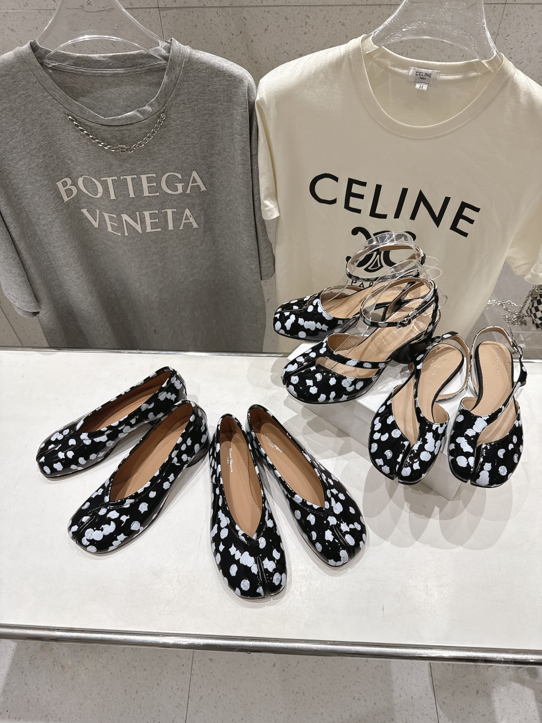 NO:901038,Collection picture~, split-toe shoes19860909集合图~,分趾鞋,Women's Shoes