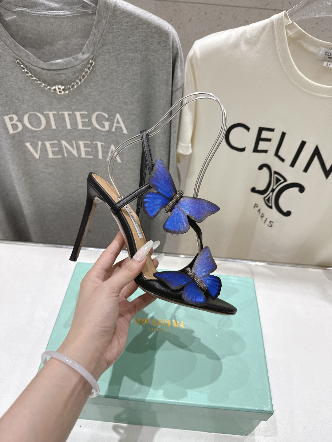 高版本出厂 「ᴀqᴜᴀᴢᴢᴜʀᴀ」AQUAZZURA/菠萝F072 2026ss夏季新款蝴蝶饰品高跟凉鞋