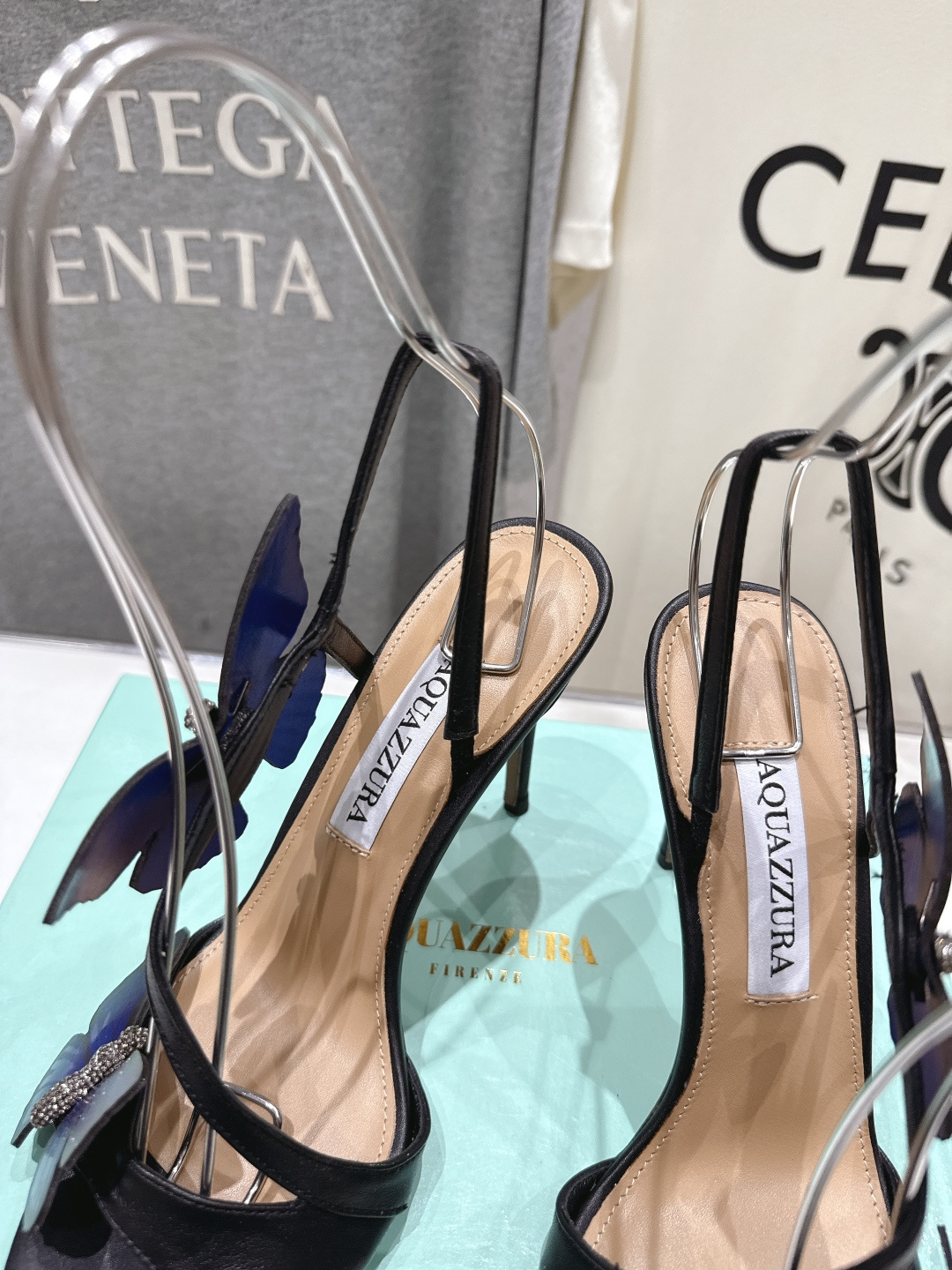 高版本出厂 「ᴀqᴜᴀᴢᴢᴜʀᴀ」AQUAZZURA/菠萝F072 2026ss夏季新款蝴蝶饰品高跟凉鞋