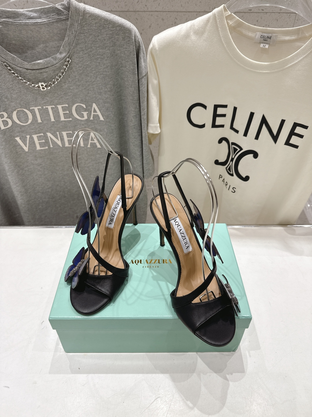 高版本出厂 「ᴀqᴜᴀᴢᴢᴜʀᴀ」AQUAZZURA/菠萝F072 2026ss夏季新款蝴蝶饰品高跟凉鞋