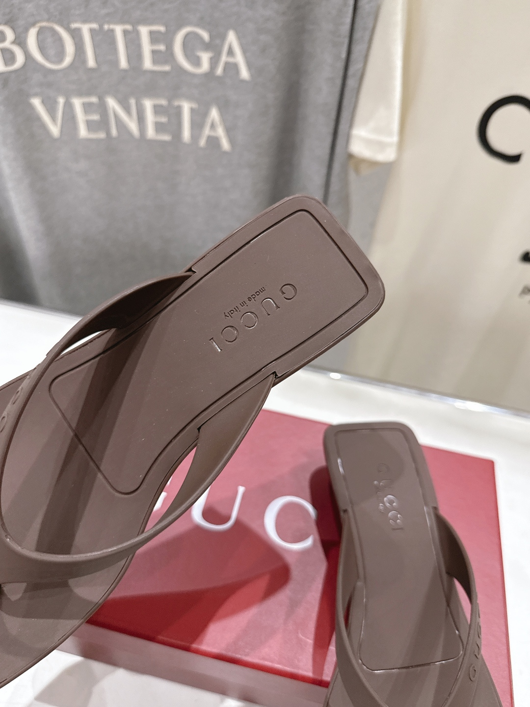 高版本出厂  Gucci*古驰 G家F036 26ss夏季爆款小高跟人字拖鞋，在这个IN时代必备的拖鞋…