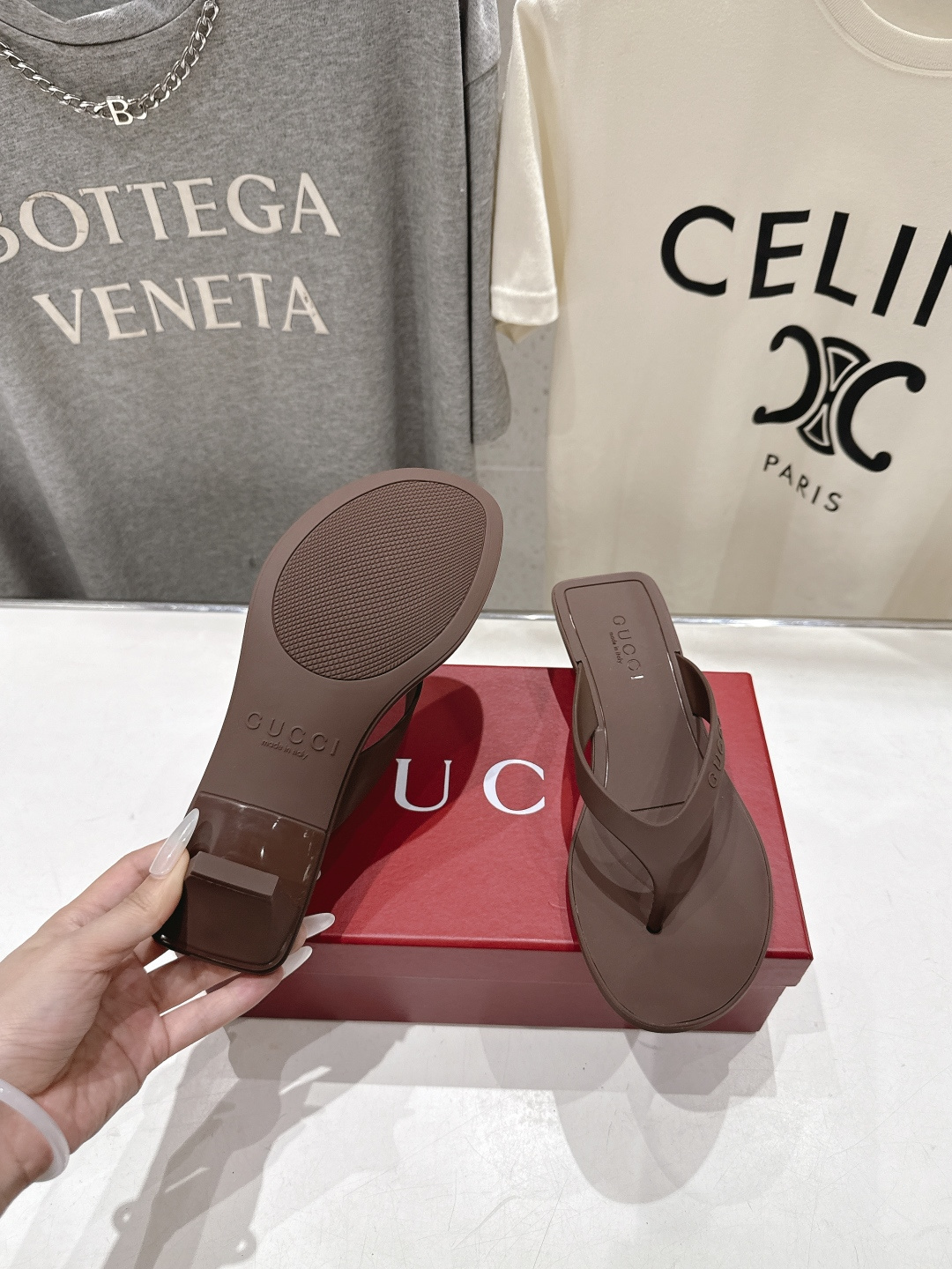 高版本出厂  Gucci*古驰 G家F036 26ss夏季爆款小高跟人字拖鞋，在这个IN时代必备的拖鞋…