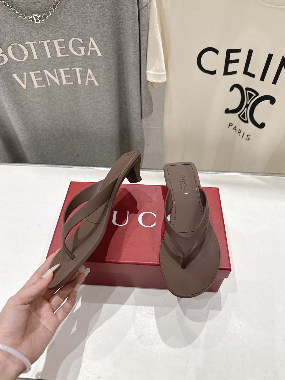 高版本出厂  Gucci*古驰 G家F036 26ss夏季爆款小高跟人字拖鞋，在这个IN时代必备的拖鞋…