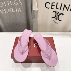 高版本出厂 Gucci*古驰 G家F036 26ss夏季爆款小高跟人字拖鞋,在这个IN时代必备的拖鞋… 高版本出厂 Gucci*古驰 G家F036 26ss夏季爆款小高跟人字拖鞋,在这个IN时代必备的拖鞋…
