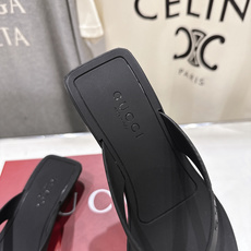 高版本出厂 Gucci*古驰 G家F036 26ss夏季爆款小高跟人字拖鞋,在这个IN时代必备的拖鞋… 高版本出厂 Gucci*古驰 G家F036 26ss夏季爆款小高跟人字拖鞋,在这个IN时代必备的拖鞋…