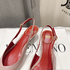 高版本出厂 ~New~顶级制作·Valentino·华伦天奴〰️2026ss官方最新款高跟鞋单鞋时装凉 高版本出厂 ~New~顶级制作·Valentino·华伦天奴〰️2026ss官方最新款高跟鞋单鞋时装凉