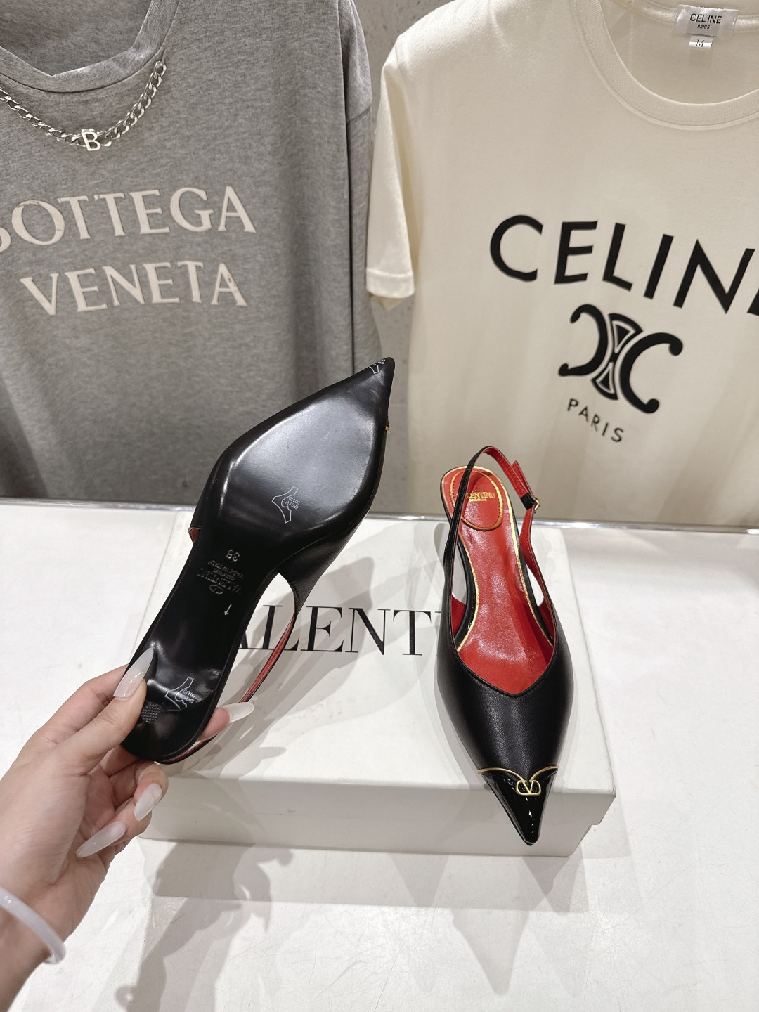 高版本出厂  ～New～顶级制作·Valentino·华伦天奴〰️2026ss官方最新款高跟鞋单鞋时装凉