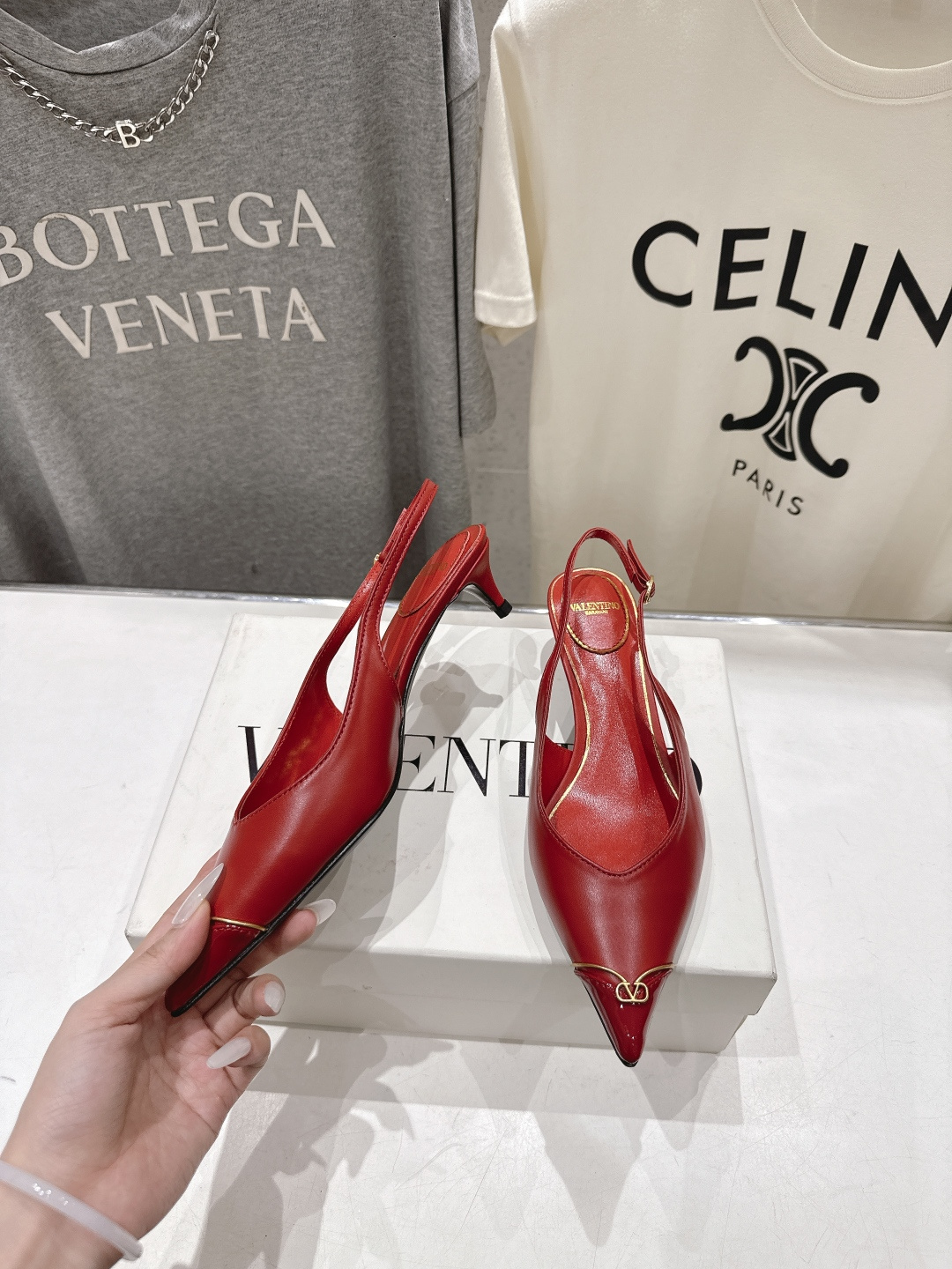 高版本出厂  ～New～顶级制作·Valentino·华伦天奴〰️2026ss官方最新款高跟鞋单鞋时装凉