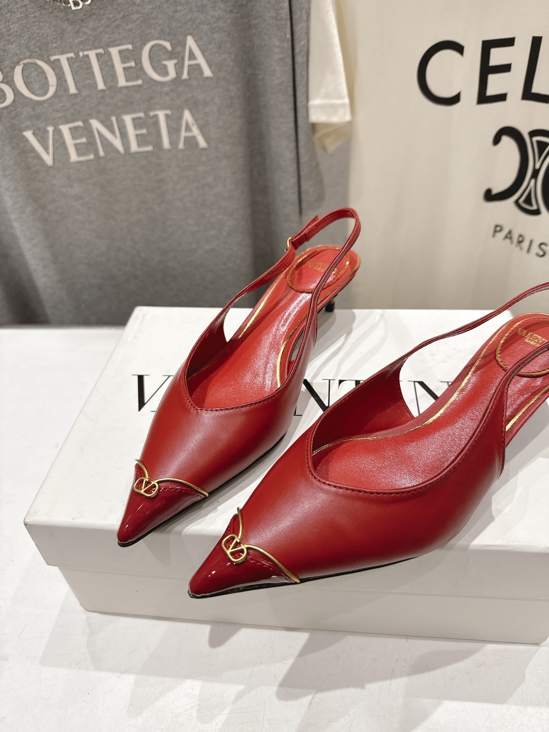 高版本出厂  ～New～顶级制作·Valentino·华伦天奴〰️2026ss官方最新款高跟鞋单鞋时装凉