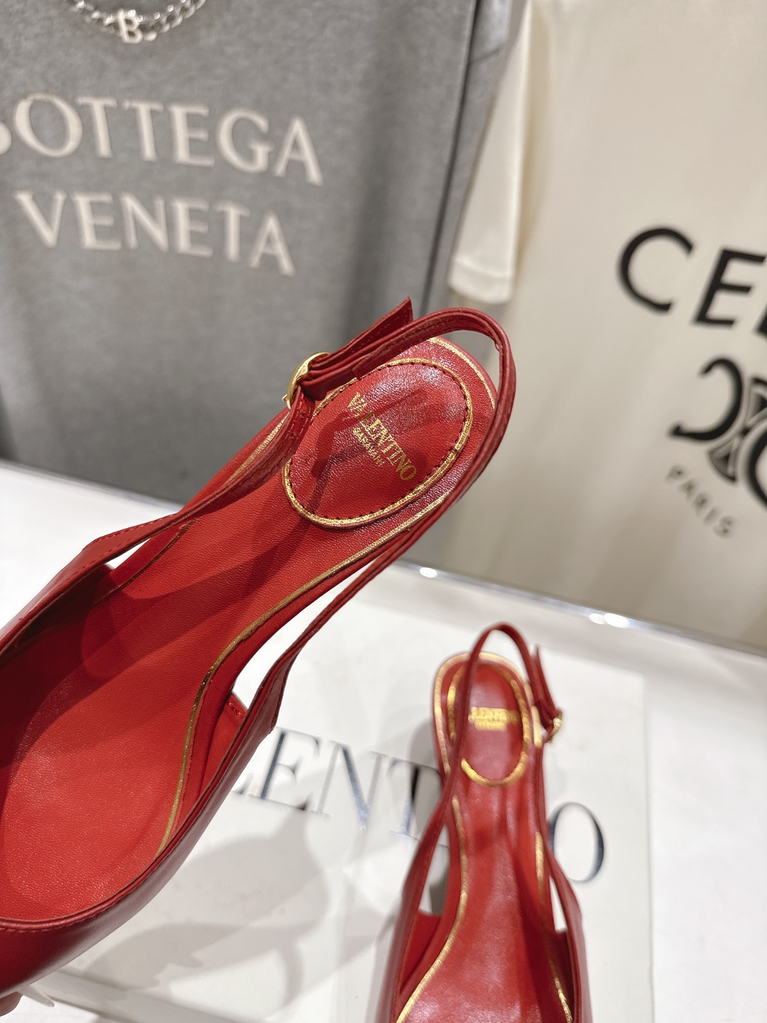 高版本出厂  ～New～顶级制作·Valentino·华伦天奴〰️2026ss官方最新款高跟鞋单鞋时装凉