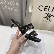 高版本出厂 LOEWE/罗意威F036 2026/ss新品复古风水钻高跟拖鞋~小红书、外网火爆款最近大 高版本出厂 LOEWE/罗意威F036 2026/ss新品复古风水钻高跟拖鞋~小红书、外网火爆款最近大