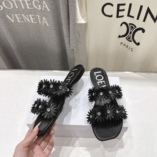 高版本出厂 LOEWE/罗意威F036 2026/ss新品复古风水钻平底拖鞋~小红书、外网火爆款最近大 高版本出厂 LOEWE/罗意威F036 2026/ss新品复古风水钻平底拖鞋~小红书、外网火爆款最近大