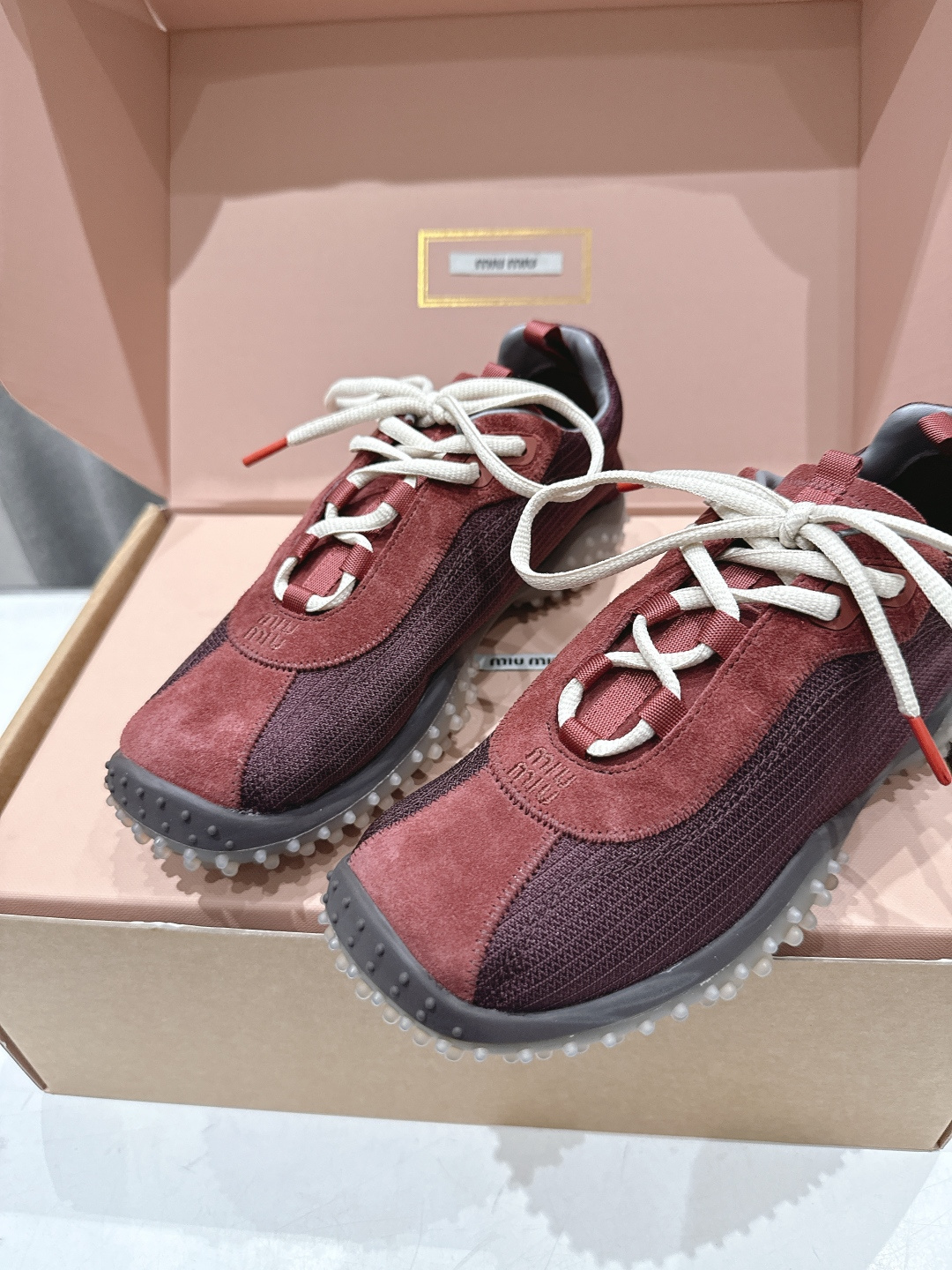 高版本出厂   MiuMiu/缪缪F022 2026ss新款系带网面休闲鞋德训鞋～顶级版本今年主推款 复