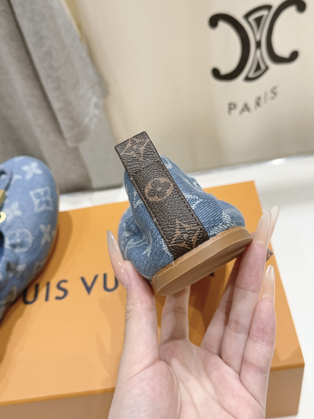 高版本出厂  Louis Vuitton ss26 new arrival LV驴牌新款玛丽珍平底鞋一脚