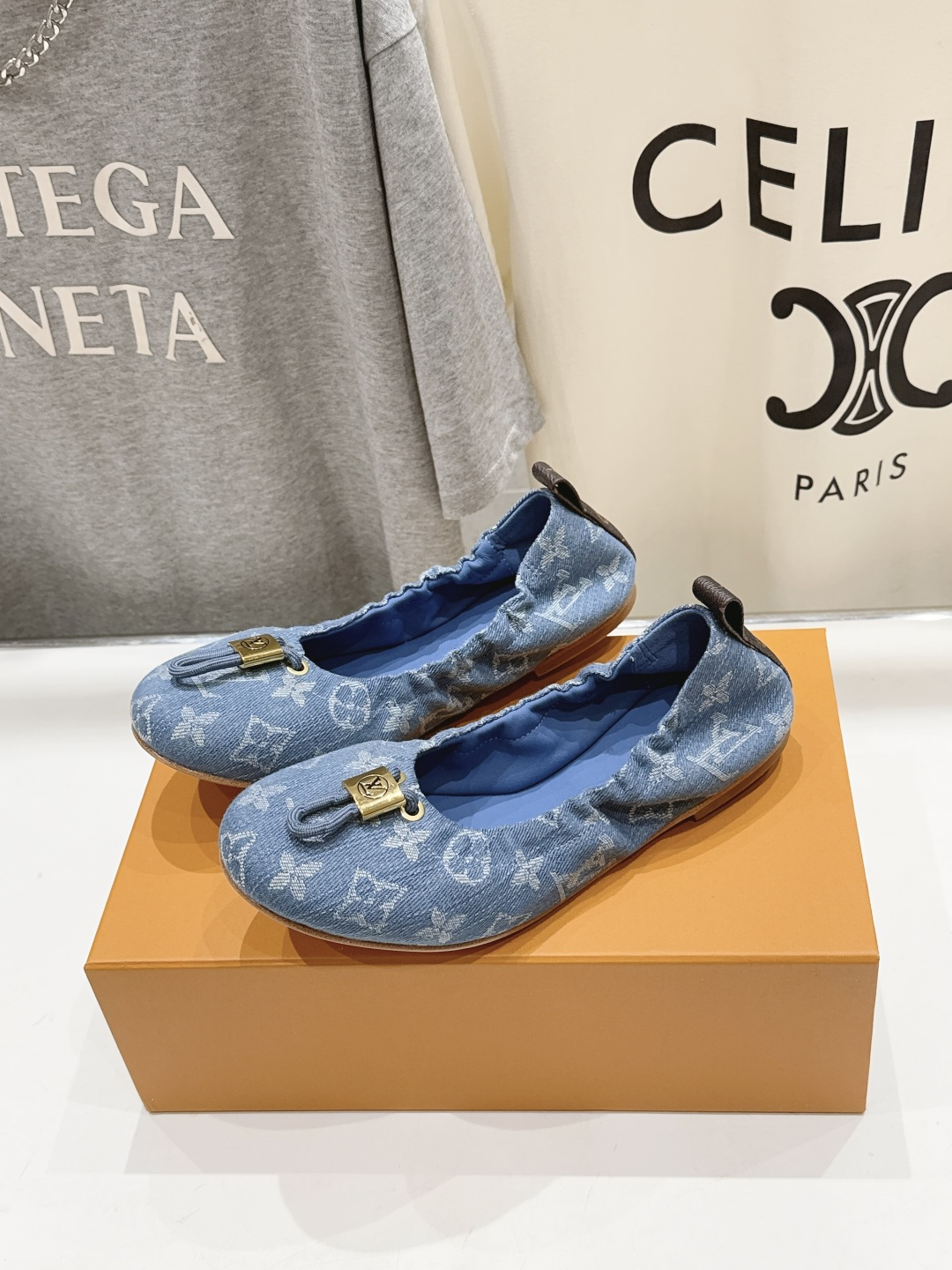 高版本出厂  Louis Vuitton ss26 new arrival LV驴牌新款玛丽珍平底鞋一脚