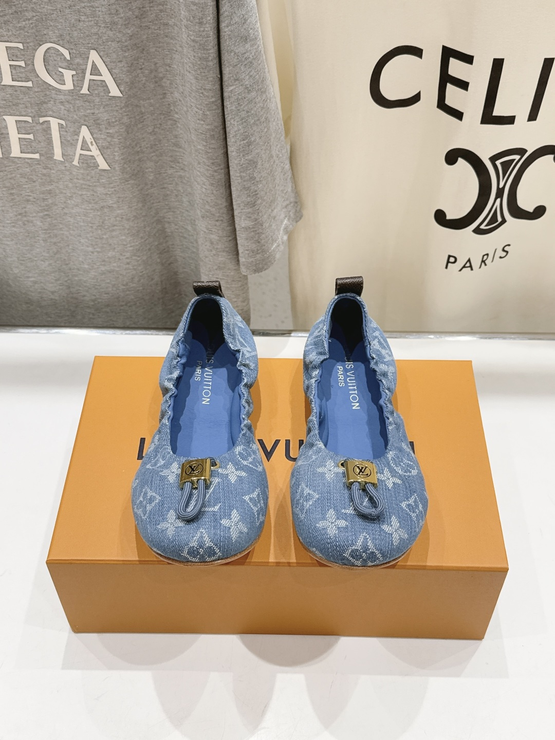 高版本出厂  Louis Vuitton ss26 new arrival LV驴牌新款玛丽珍平底鞋一脚
