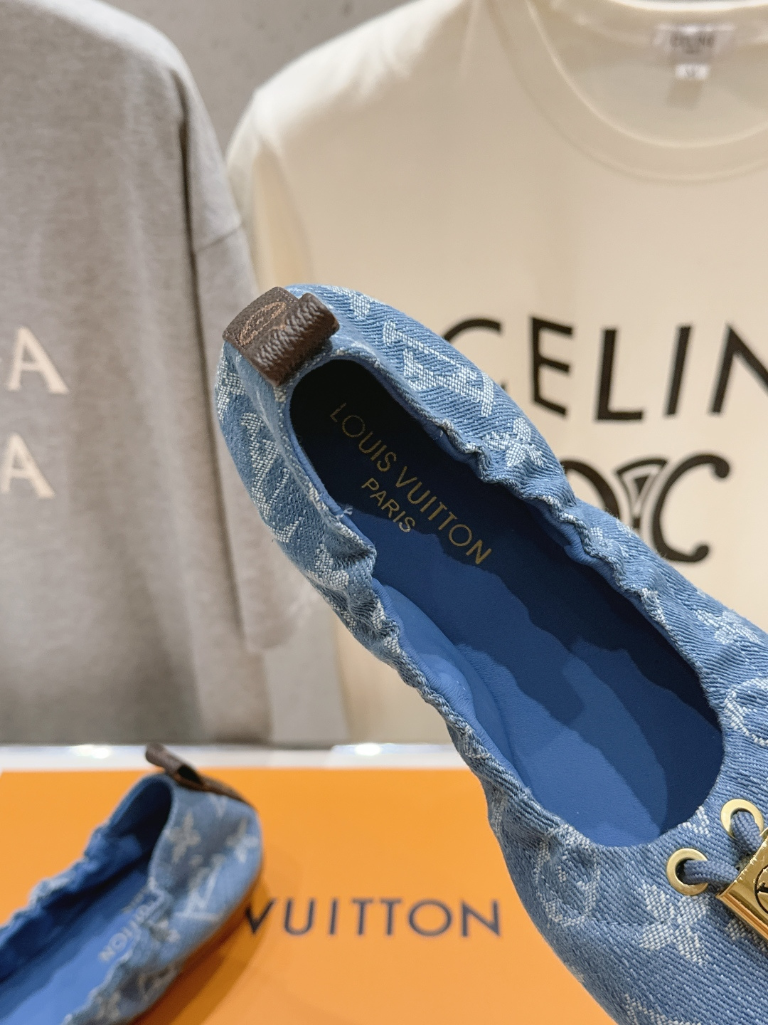 高版本出厂  Louis Vuitton ss26 new arrival LV驴牌新款玛丽珍平底鞋一脚