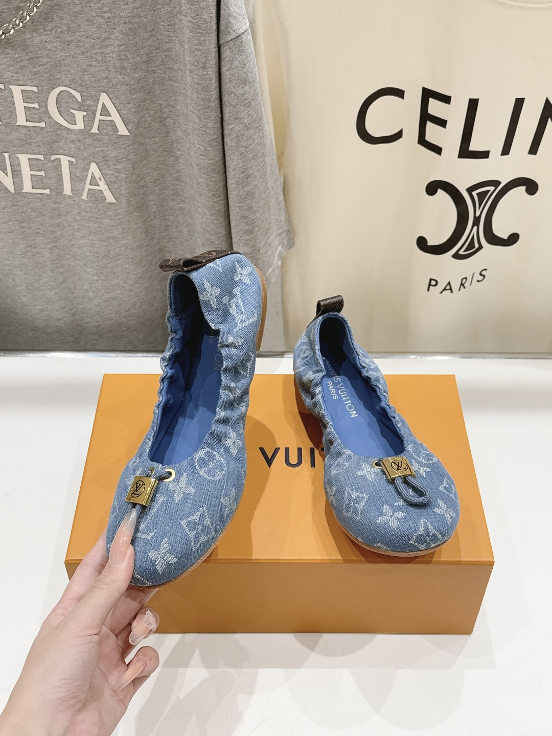 高版本出厂  Louis Vuitton ss26 new arrival LV驴牌新款玛丽珍平底鞋一脚