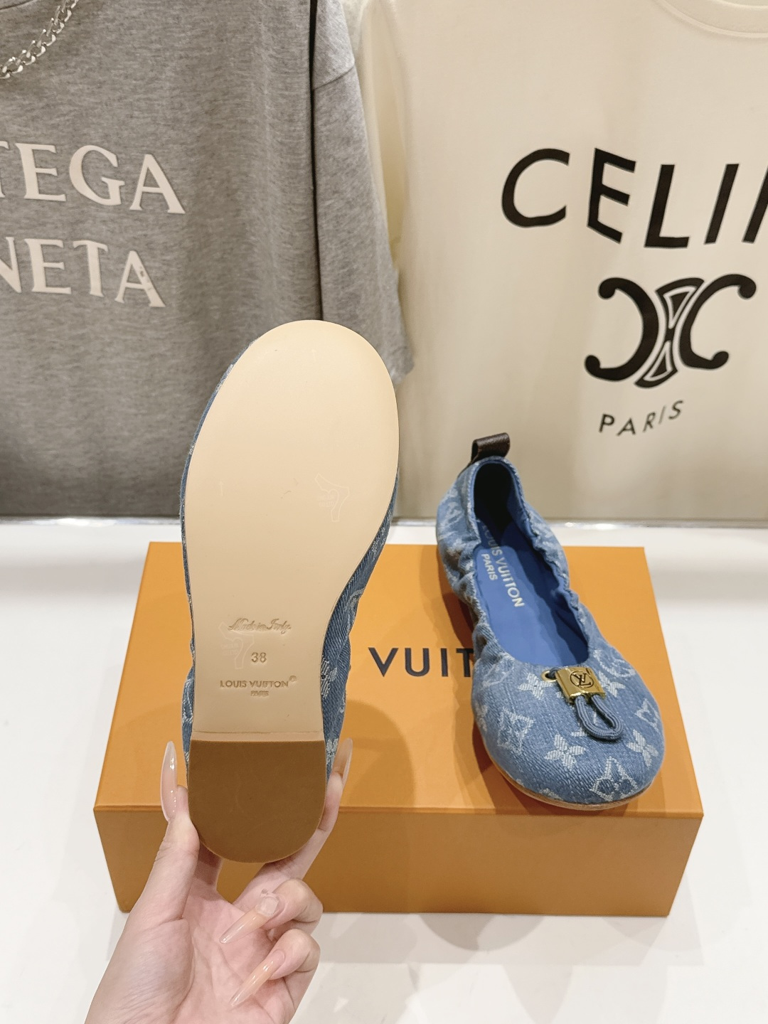 高版本出厂  Louis Vuitton ss26 new arrival LV驴牌新款玛丽珍平底鞋一脚