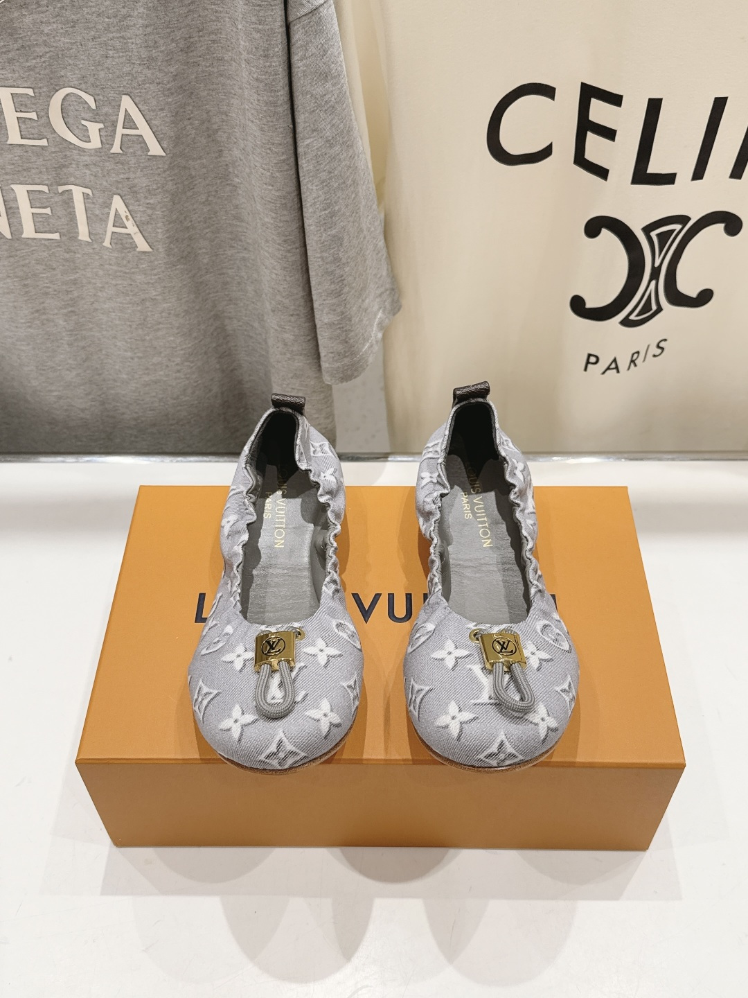 高版本出厂  Louis Vuitton ss26 new arrival LV驴牌新款玛丽珍平底鞋一脚