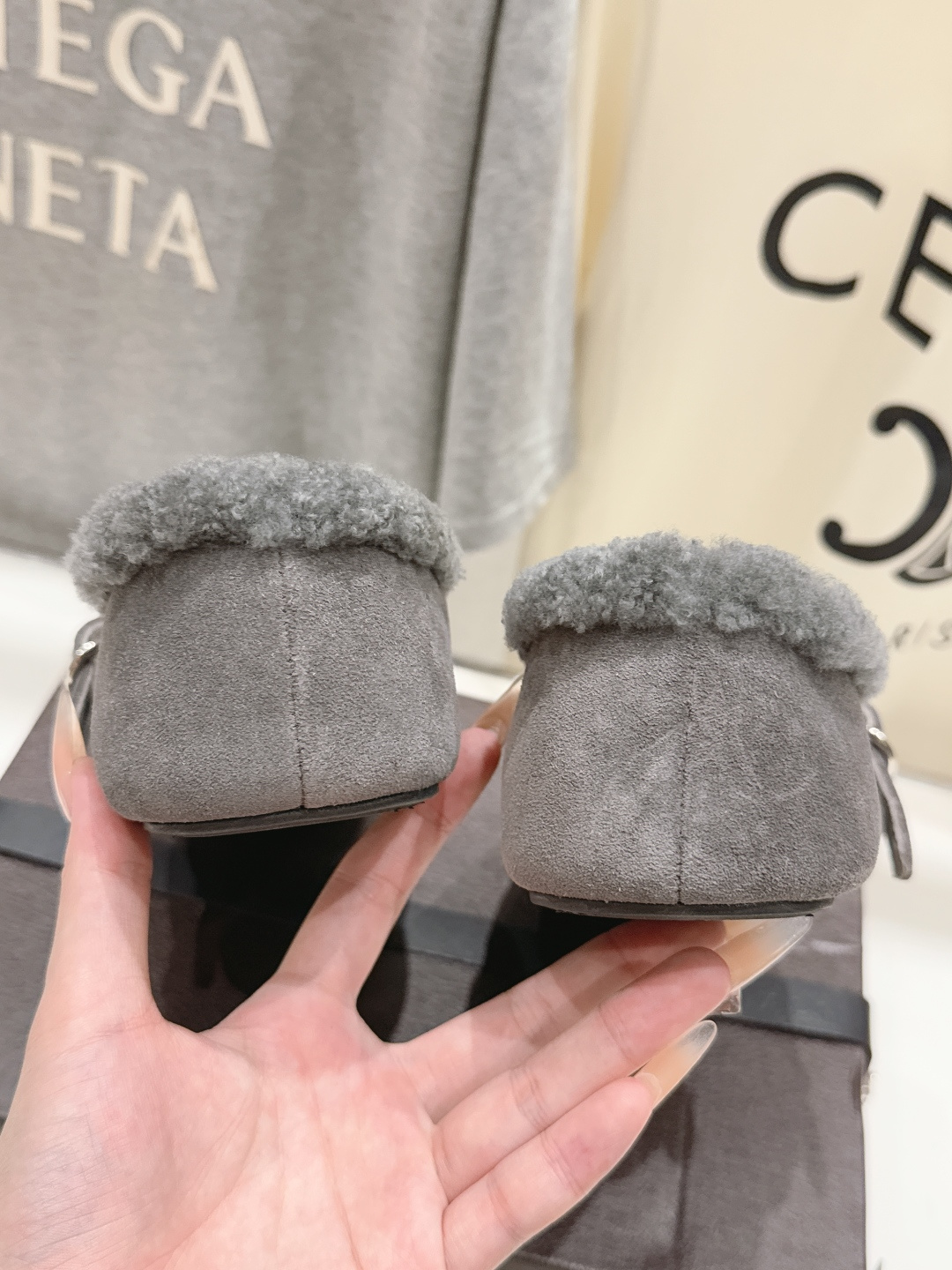 高版本出厂   独家新品 Alaia 阿莱亚 F027 26ss/秋冬走秀款羊毛里平底鞋玛丽珍芭蕾舞鞋休