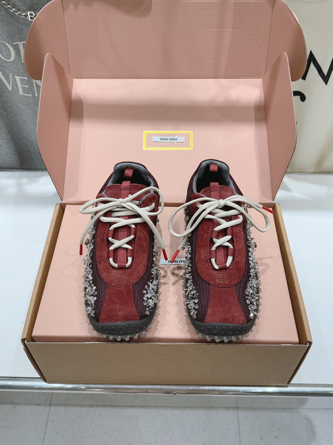 高版本出厂 钻面   MiuMiu/缪缪F022 2026ss新款系带钻面休闲鞋德训鞋～顶级版本今年主推