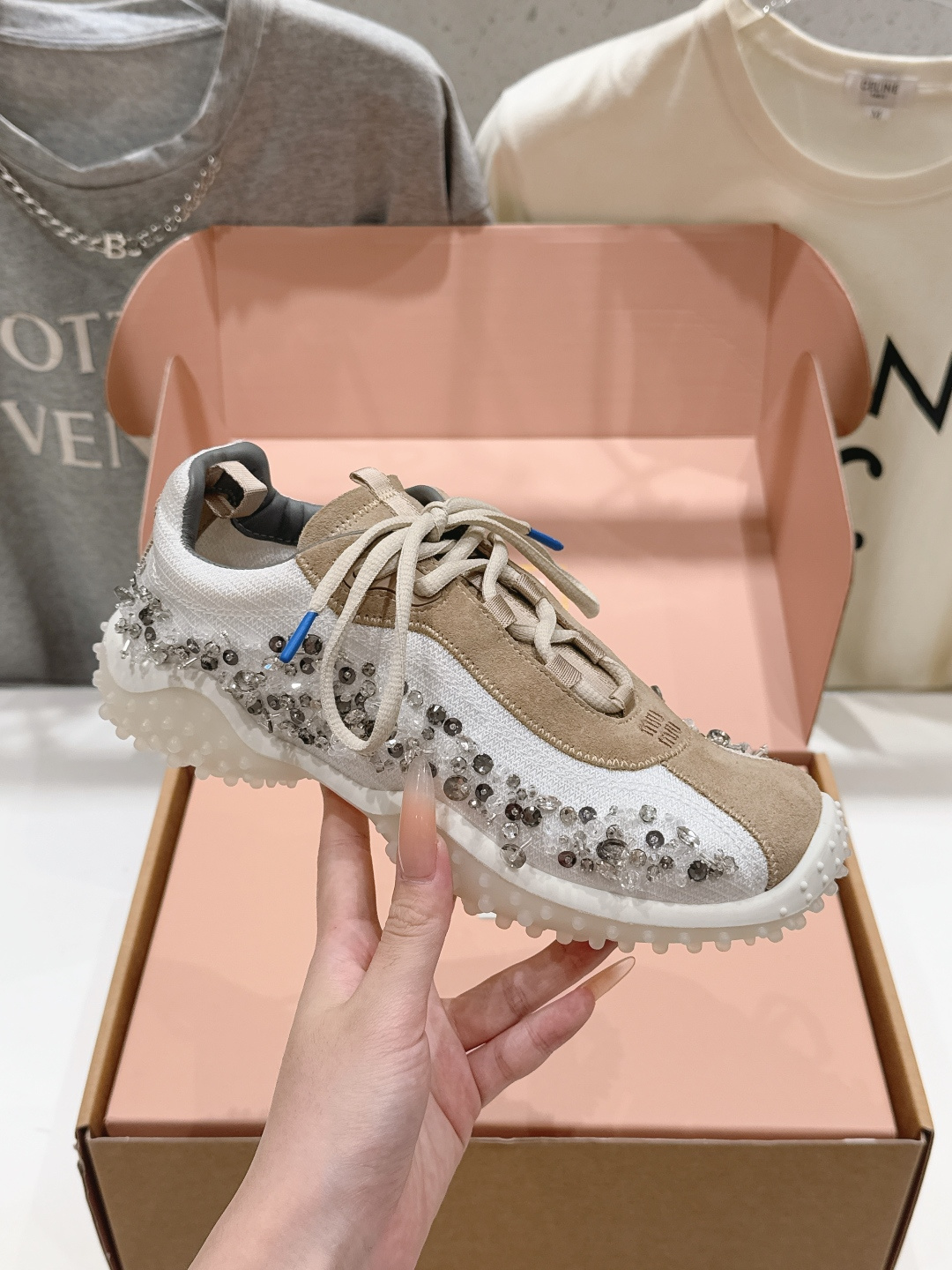 高版本出厂 钻面   MiuMiu/缪缪F022 2026ss新款系带钻面休闲鞋德训鞋～顶级版本今年主推