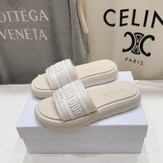 高版本出厂 【高品质】Dior*迪奥D家F019 2026ss夏季新款厚底沙滩拖鞋~经典版型 搭配贴合脚 高版本出厂 【高品质】Dior*迪奥D家F019 2026ss夏季新款厚底沙滩拖鞋~经典版型 搭配贴合脚