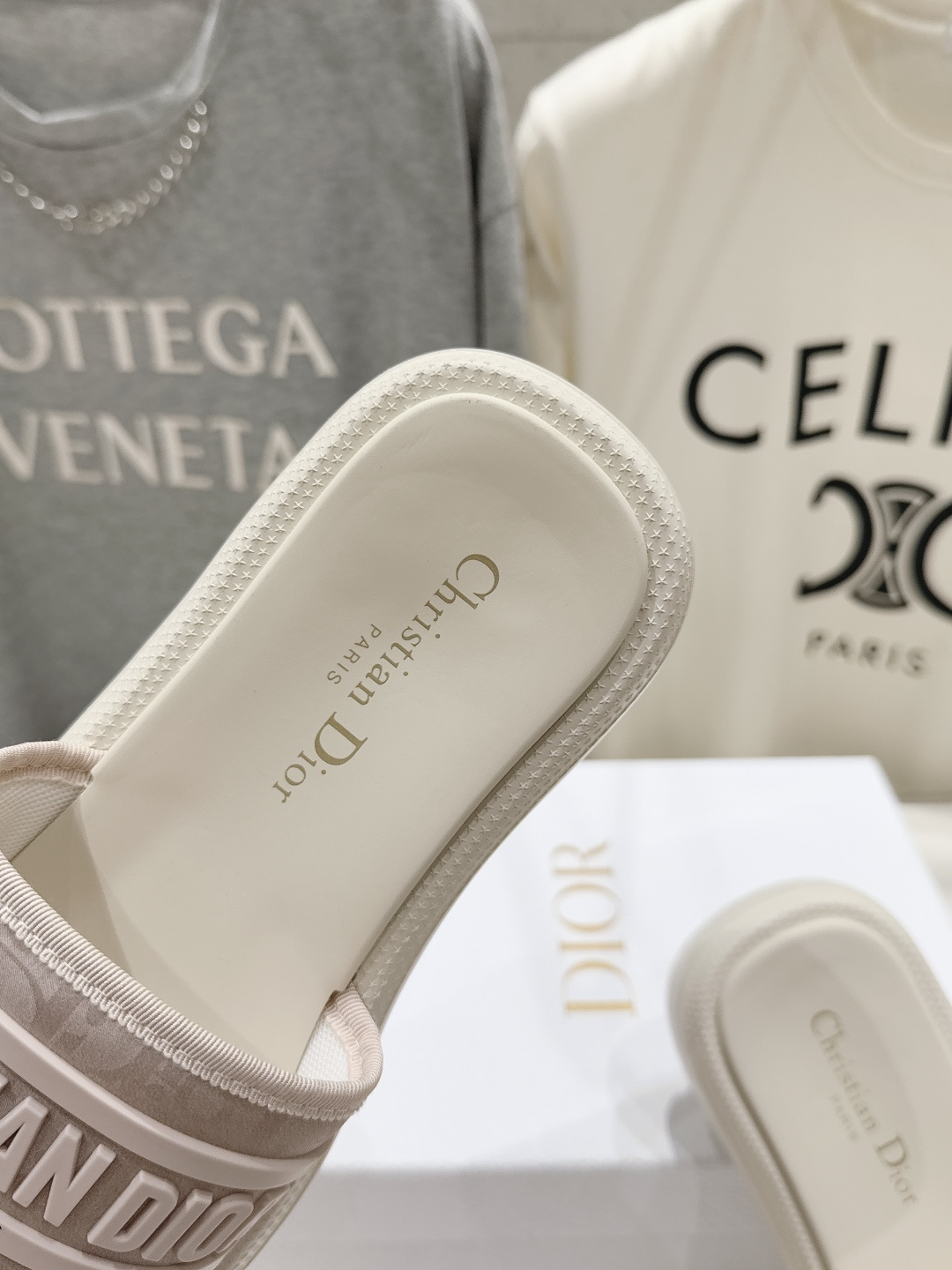 高版本出厂 【高品质】Dior*迪奥D家F019 2026ss夏季新款厚底沙滩拖鞋～经典版型 搭配贴合脚