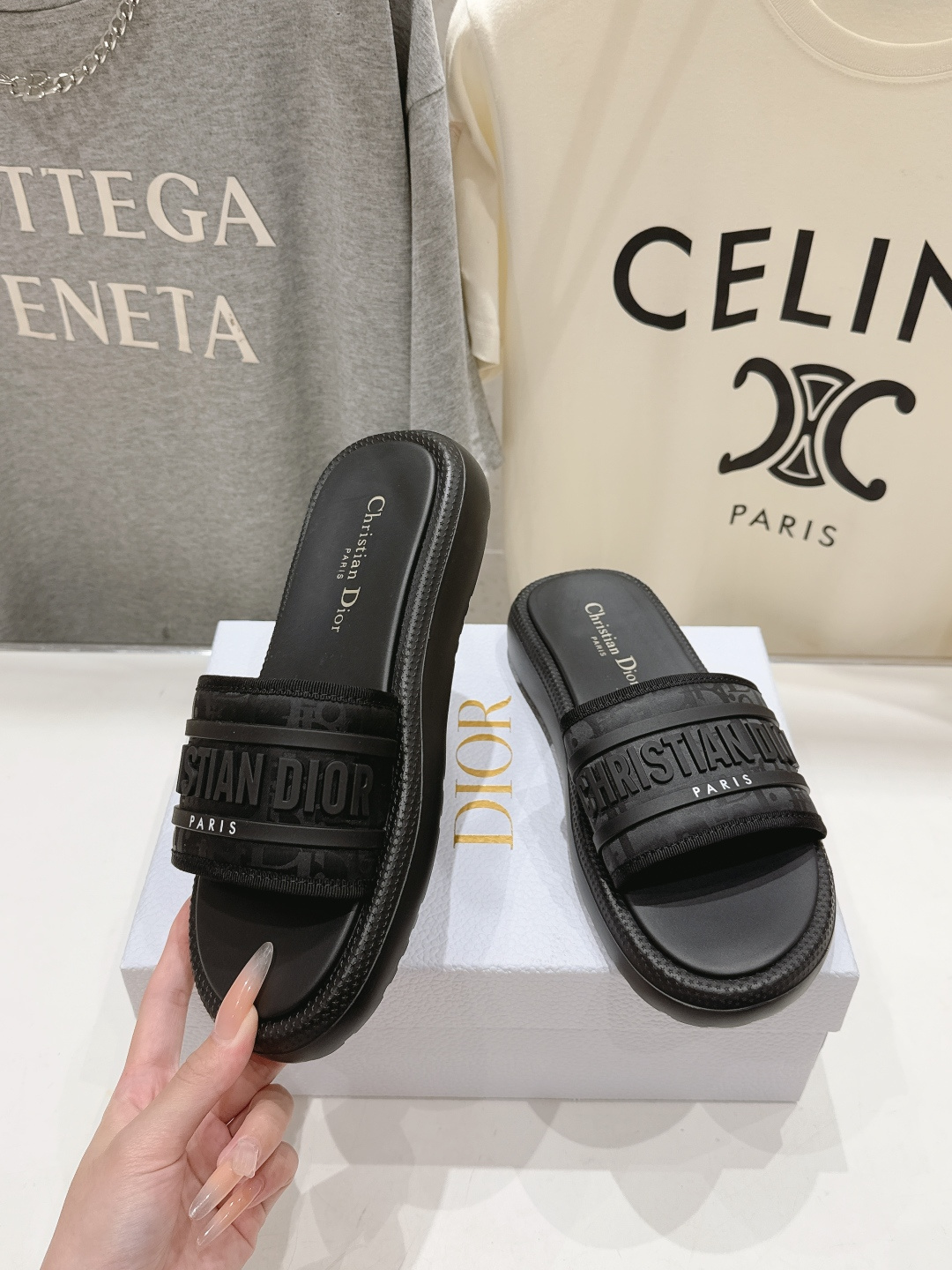 高版本出厂 【高品质】Dior*迪奥D家F019 2026ss夏季新款厚底沙滩拖鞋～经典版型 搭配贴合脚