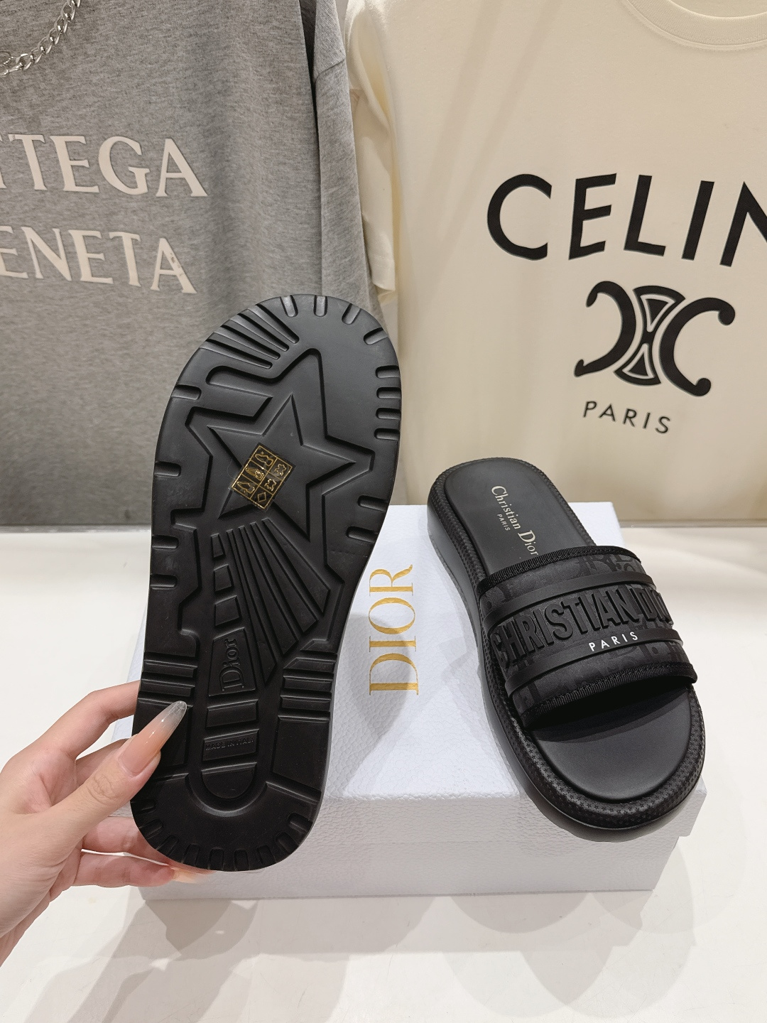 高版本出厂 【高品质】Dior*迪奥D家F019 2026ss夏季新款厚底沙滩拖鞋～经典版型 搭配贴合脚
