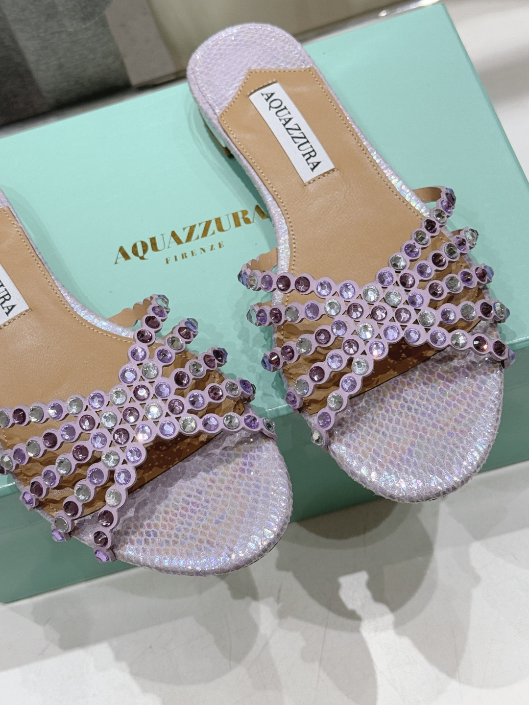高版本出厂「ᴀqᴜᴀᴢᴢᴜʀᴀ」AQUAZZURA/菠萝F072 2026ss 夏季新款水钻平底拖鞋【市