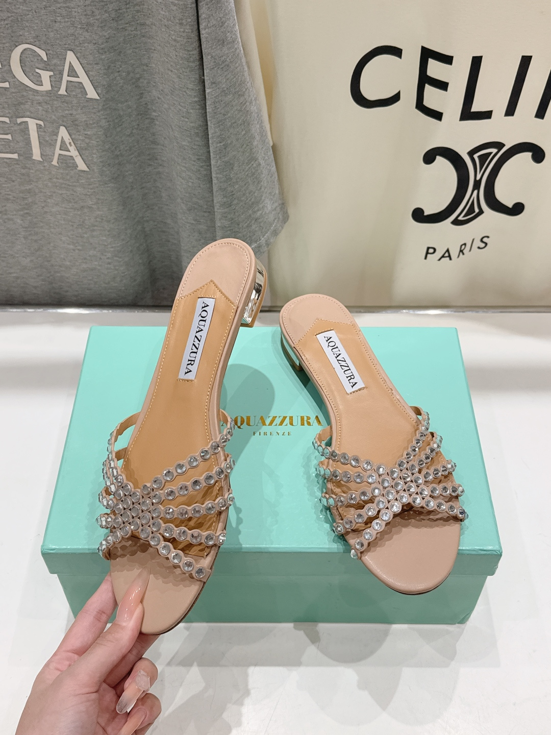 高版本出厂「ᴀqᴜᴀᴢᴢᴜʀᴀ」AQUAZZURA/菠萝F072 2026ss 夏季新款水钻平底拖鞋【市