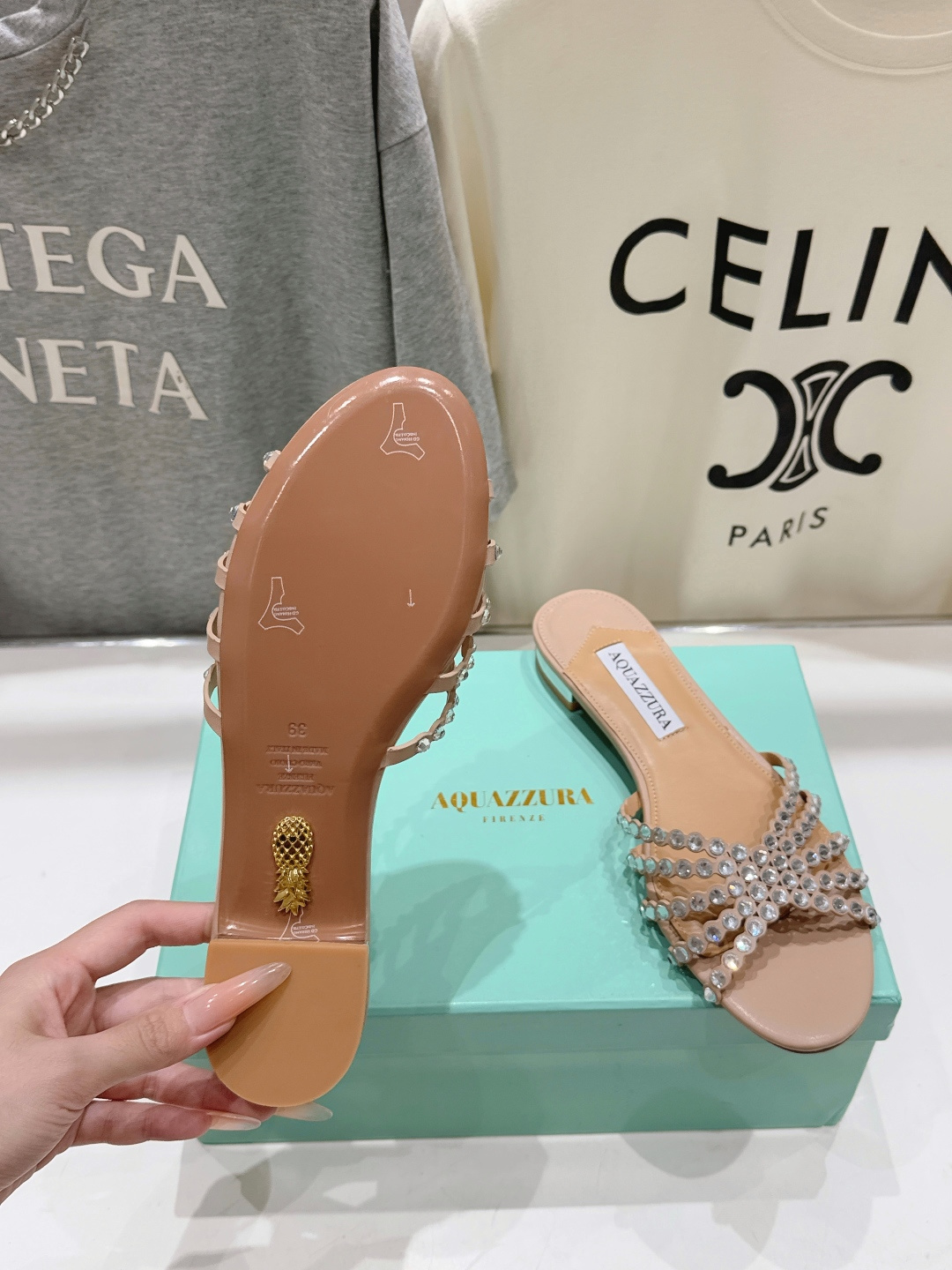 高版本出厂「ᴀqᴜᴀᴢᴢᴜʀᴀ」AQUAZZURA/菠萝F072 2026ss 夏季新款水钻平底拖鞋【市