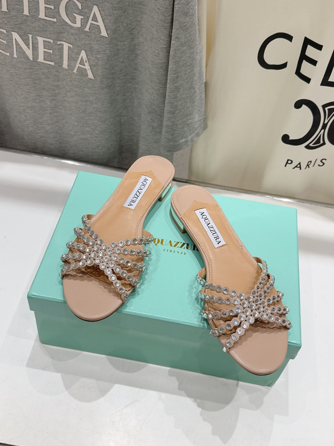 高版本出厂「ᴀqᴜᴀᴢᴢᴜʀᴀ」AQUAZZURA/菠萝F072 2026ss 夏季新款水钻平底拖鞋【市