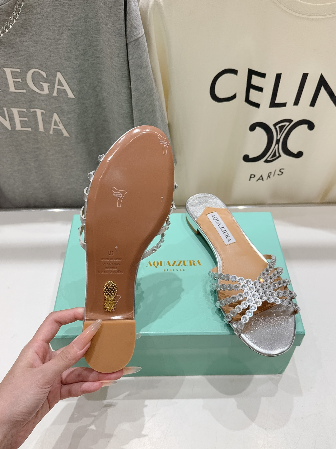 高版本出厂「ᴀqᴜᴀᴢᴢᴜʀᴀ」AQUAZZURA/菠萝F072 2026ss 夏季新款水钻平底拖鞋【市