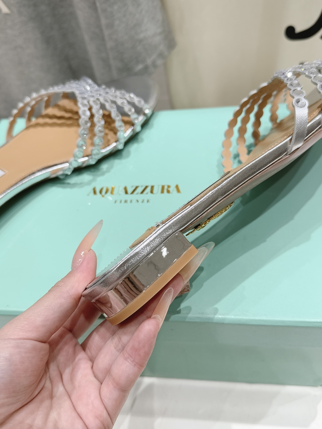 高版本出厂「ᴀqᴜᴀᴢᴢᴜʀᴀ」AQUAZZURA/菠萝F072 2026ss 夏季新款水钻平底拖鞋【市