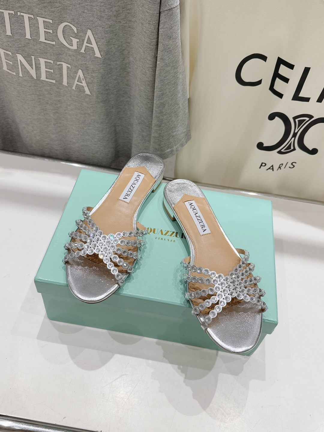 高版本出厂「ᴀqᴜᴀᴢᴢᴜʀᴀ」AQUAZZURA/菠萝F072 2026ss 夏季新款水钻平底拖鞋【市