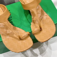 高版本出厂 Bottega Veneta/BV F065 2026ss夏季新款Parco Mule女士编织高跟夹脚拖鞋 高版本出厂 Bottega Veneta/BV F065 2026ss夏季新款Parco Mule女士编织高跟夹脚拖鞋