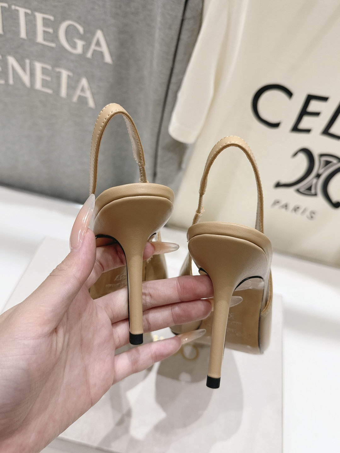 高版本出厂   JIMMY CHOO*｜JC/吉米周2026ss新款简约尖头淑女风高跟鞋凉鞋 原版套楦，完美的线条，简约