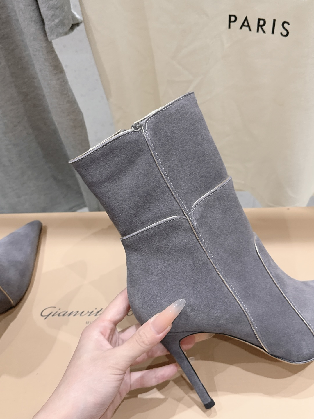 高版本出厂   Gianvito Rossi/吉安维托·罗西 F025 2026ss秋冬新款性感尖头高跟短靴 Gianv