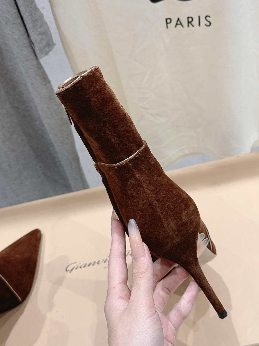 高版本出厂   Gianvito Rossi/吉安维托·罗西 F025 2026ss秋冬新款性感尖头高跟短靴 Gianv